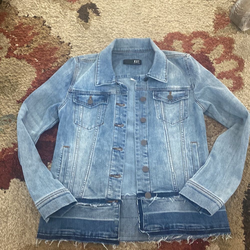 ❤️ KUT from the Kloth Denim Jacket ❤️